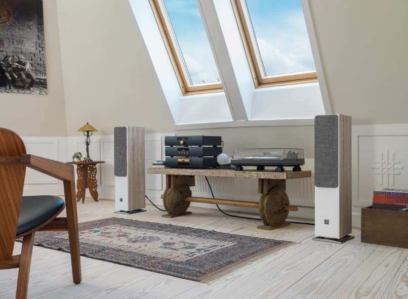 DALI Oberon 5 Speakers - Light Oak (Pair) VIP