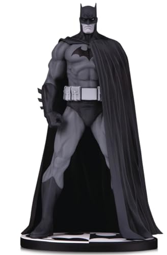 Batman by Jim Lee Statue in Multicolor