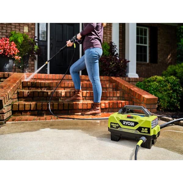 1800 PSI Electric Pressure Washer for Quick Cleaning
