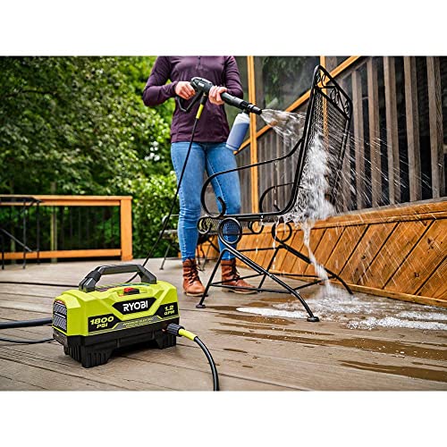 1800 PSI Electric Pressure Washer for Quick Cleaning