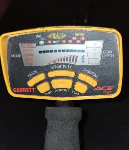 Garrett ACE 250 Metal Detector - Great Price!