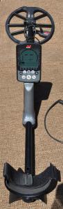 Minelab Equinox 800 Metal Detector with Headphones