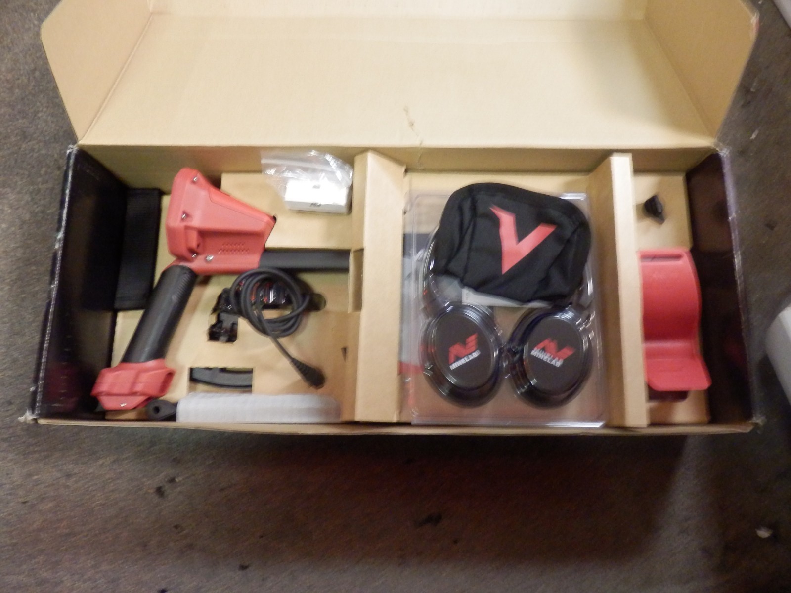 Minelab VANQUISH 540 Pro Pack Metal Detector