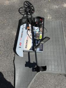 Minelab Equinox 800 Waterproof Metal Detector Bundle
