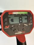 Minelab Vanquish 540 Multi-Frequency Pinpointer Metal Detector