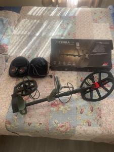 Minelab X-Terra PRO Metal Detector with Headphones