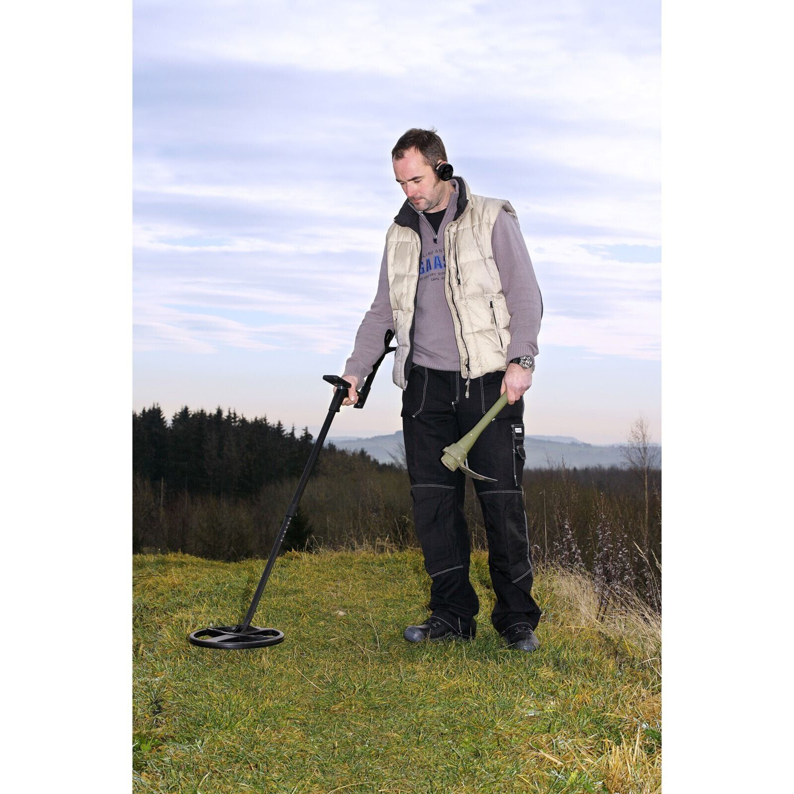 XP Deus Metal Detector with Backphone Headphones & Waterproof Coil
