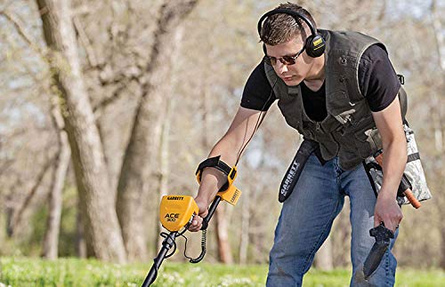 Garrett ACE 300 Metal Detector with Waterproof Probe