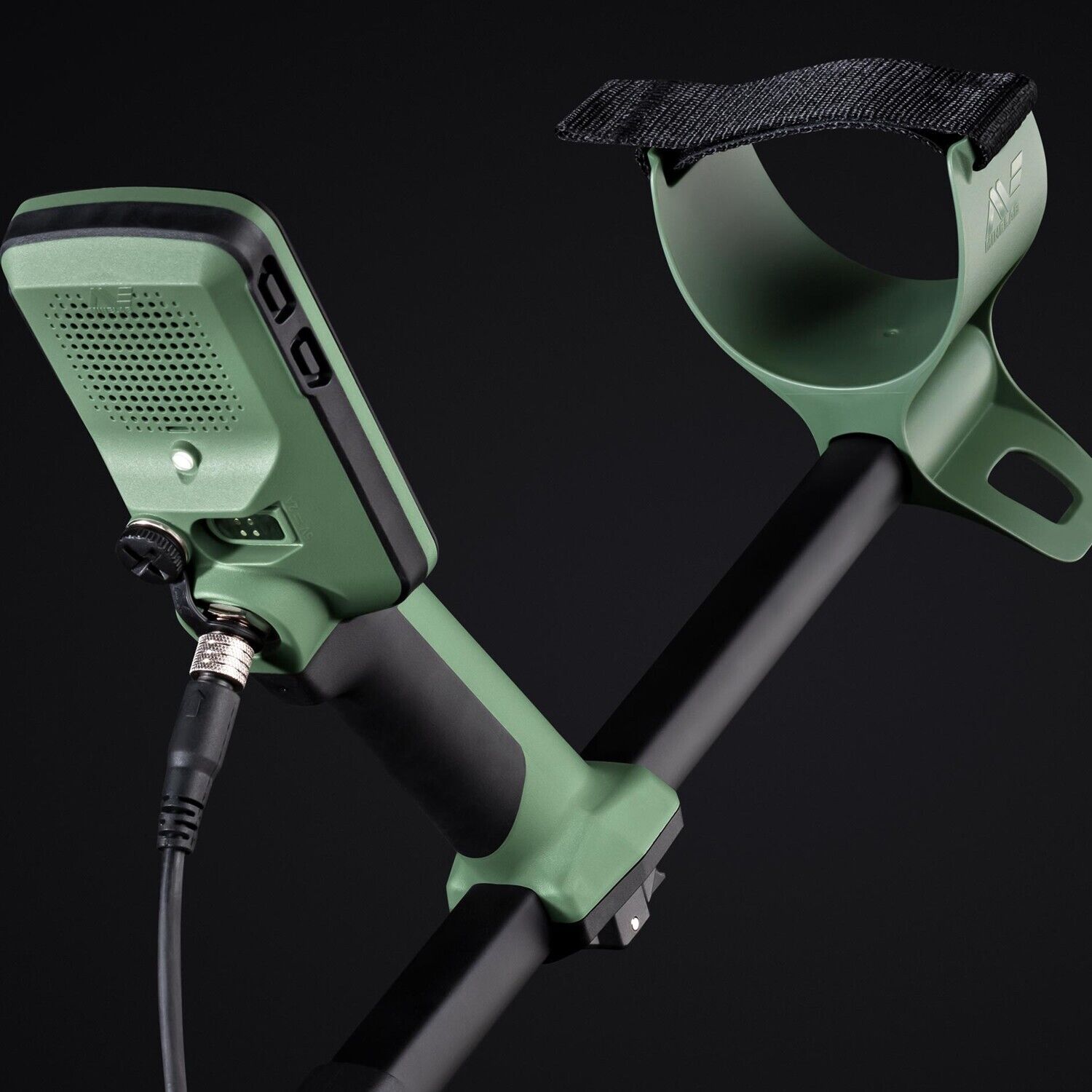 Minelab X-TERRA PRO Waterproof Metal Detector 5-15 kHz