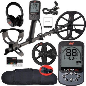 Minelab EQUINOX 900 Multi-IQ Detector with Bag