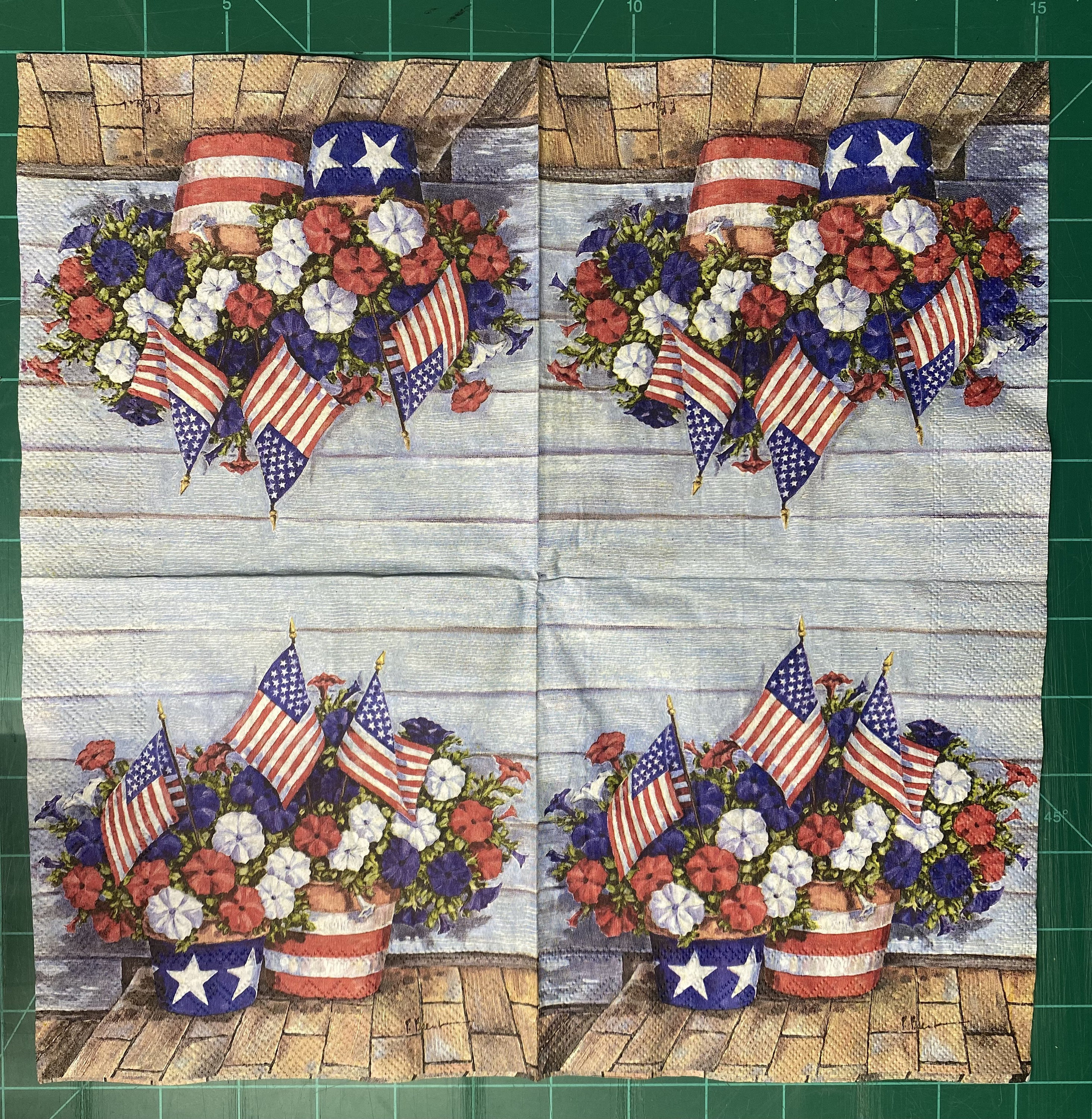 Patriotic Petunia Craft Napkins for Summer