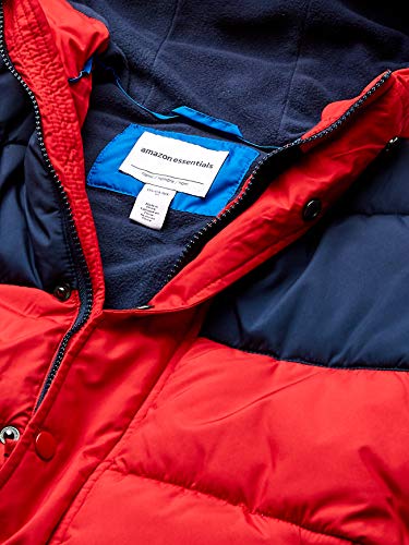 Amazon Essentials Boys' Heavyweight Hooded Puffer Jacket, Navy Red Colour Block, 6-7 Years
