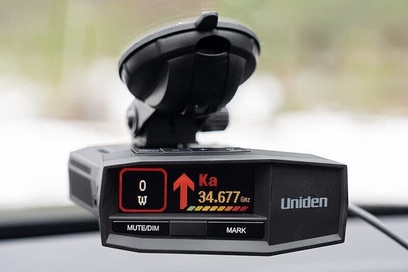 UNIDEN R8 Radar/Laser Detector with GPS and Alerts