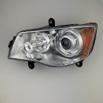 Chrysler Town & Country 2008-2016 Right Headlight Assembly