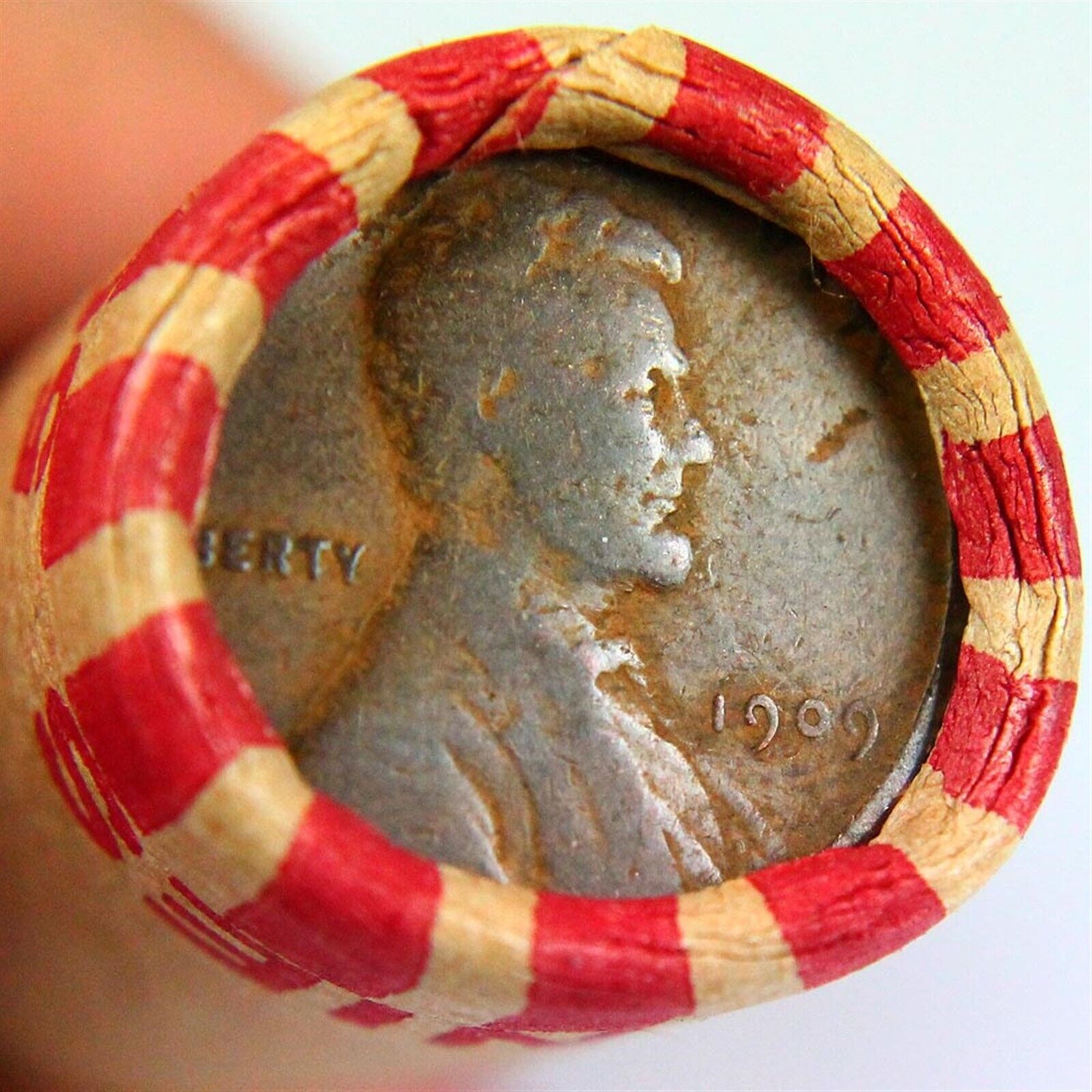 1909 Lincoln Cent on End of 50-Coin Roll
