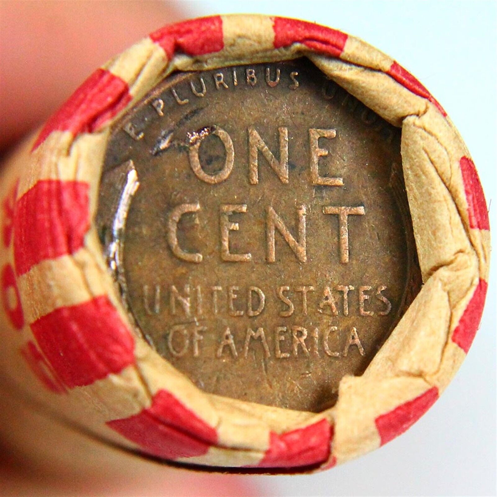 1909 Lincoln Cent on End of 50-Coin Roll