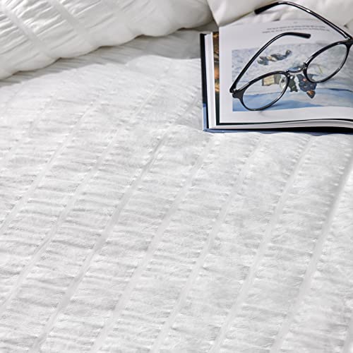 White Seersucker Queen Bedding Set with Sheets