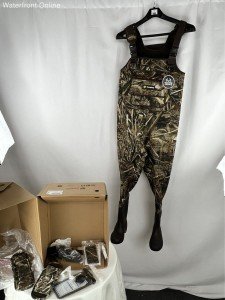 Waterproof Neoprene Chest Waders with Boots Hanger