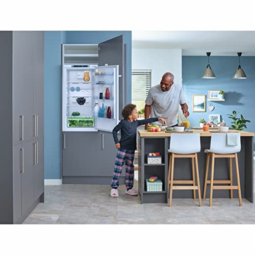 Beko HarvestFresh™ 70/30 Frost Free Fridge Freezer
