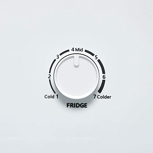 Fridgemaster 251 Litre 50/50 Freestanding Fridge Freezer - Black