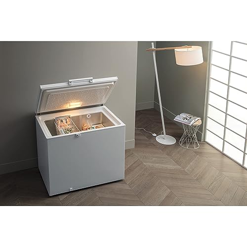 Hotpoint 263L White Freestanding Freezer