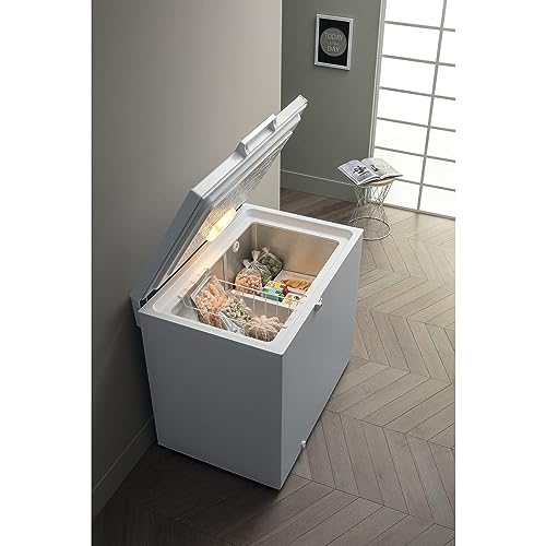 Hotpoint 263L White Freestanding Freezer
