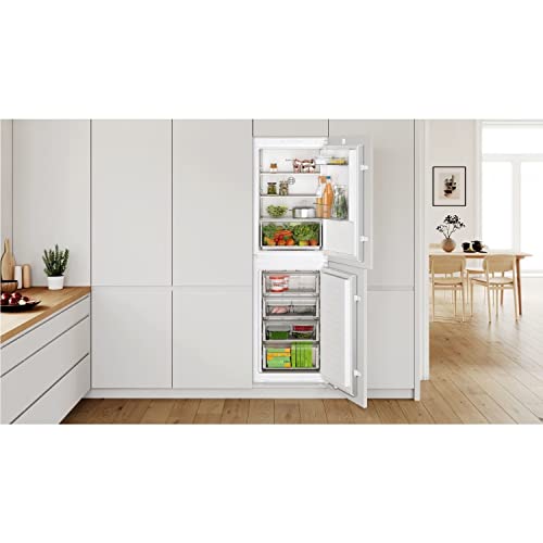 Bosch Built-In Fridge-Freezer with MultiBox XXL, White