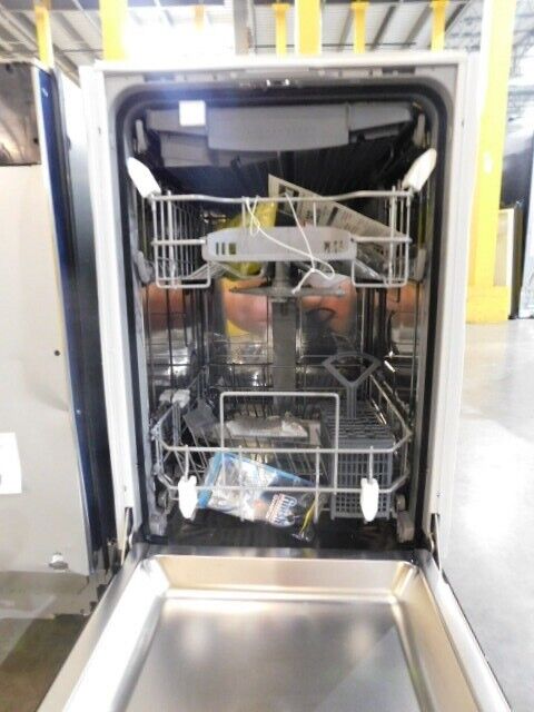 Bosch 300 Series 18" Black Smart Dishwasher