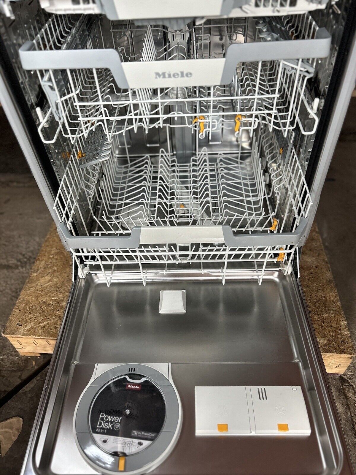 Miele Smart Dishwasher - Full Console, 24 Inch