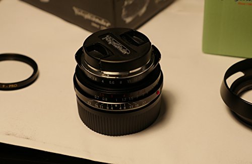 Voigtlander 35mm f/2.5 Wide Angle Manual Focus Lens