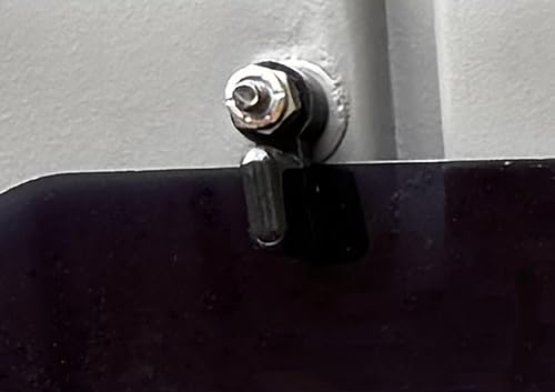 High-Density Plastic Deer Hunting Blind for 2-3 People