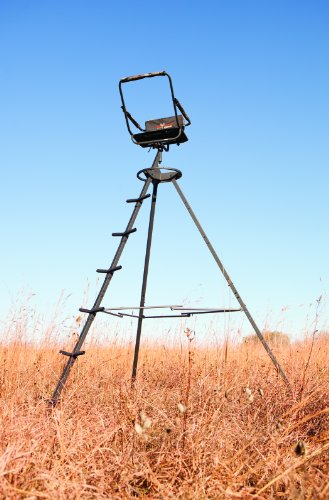 BIG GAME Pursuit Tripod Hunting Tree Stand, Black