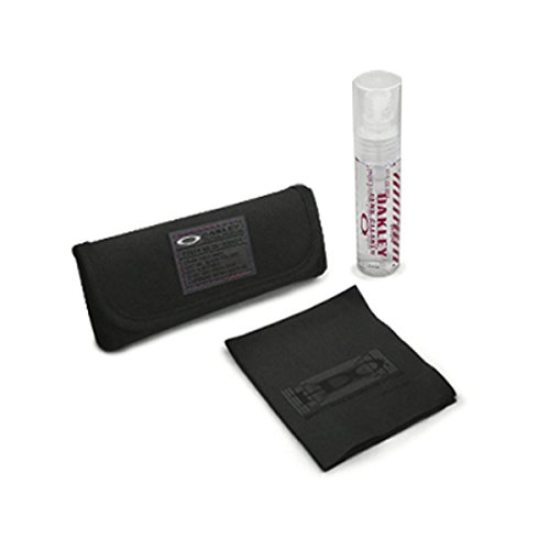 Oakley Holbrook Sunglasses with Lens Cleaning Kit