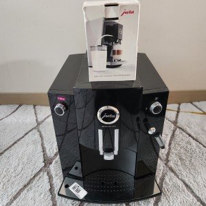 Jura Impressa C60 Super Automatic Coffee Machine