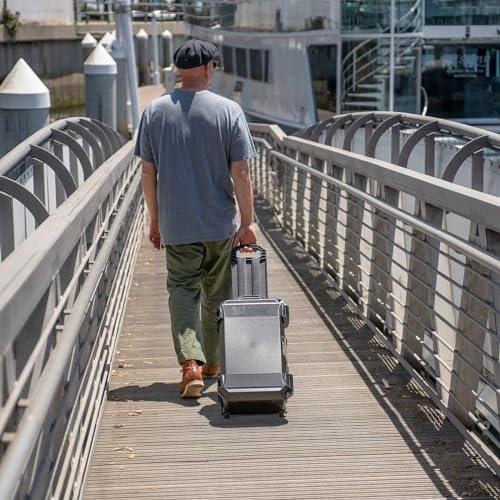 Pelican Vault v525: Camera, Drone & Gear Case