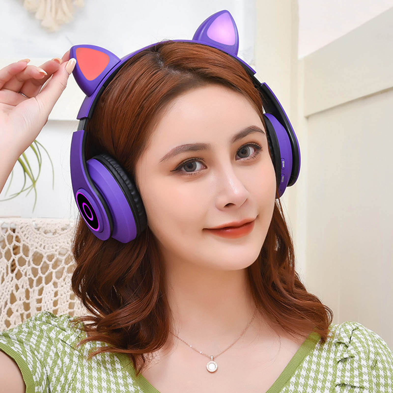 Dcenta Bluetooth Noise-Canceling Over-Ear Headphones, White, B39