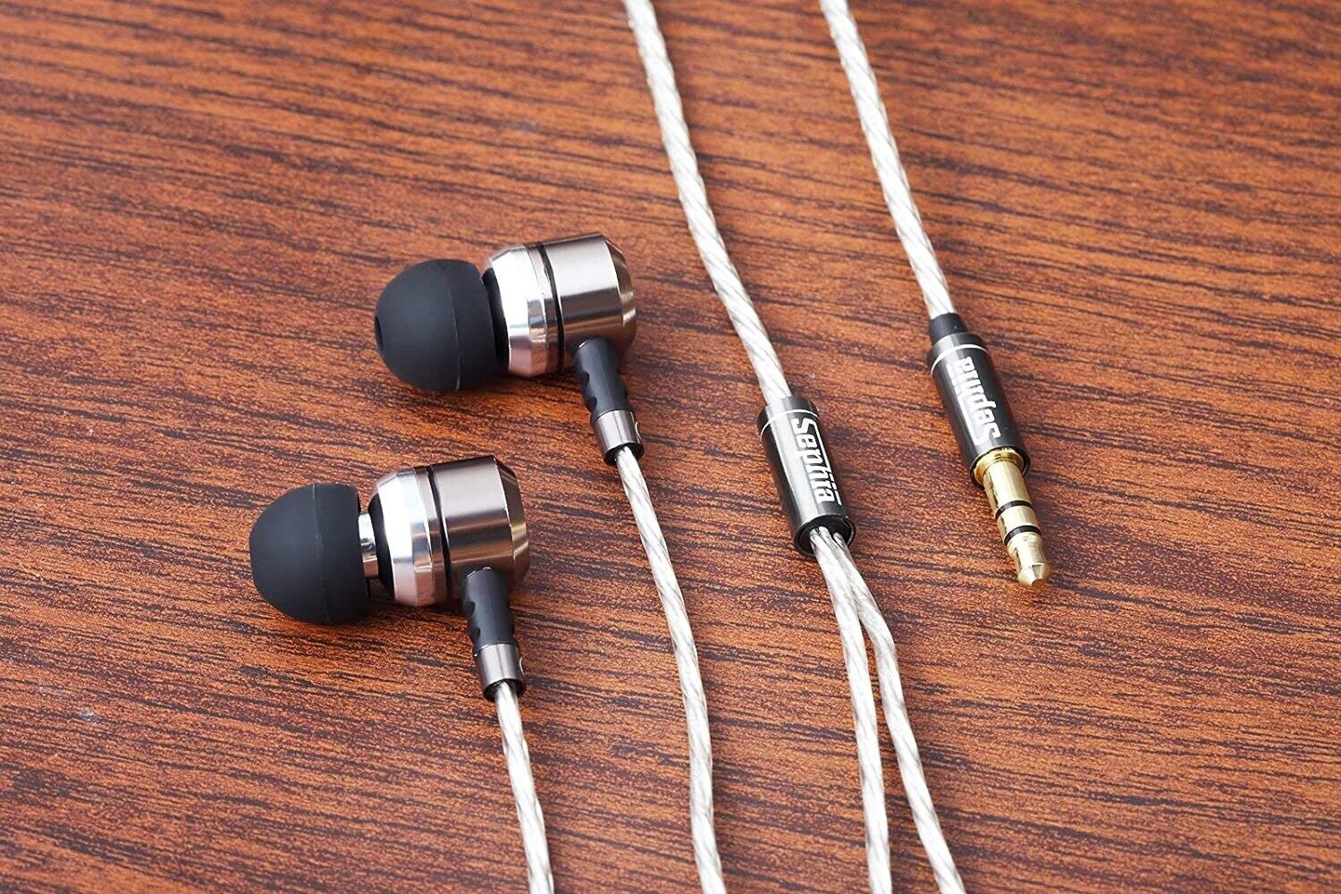 High-Quality Tangle-Free Earbuds with Noise Isolation