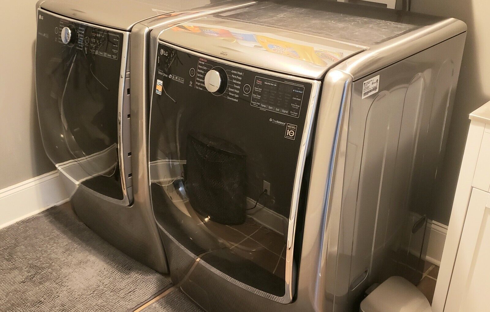 LG Turbowash 5.2 cu.ft Washer & Gas Dryer Set