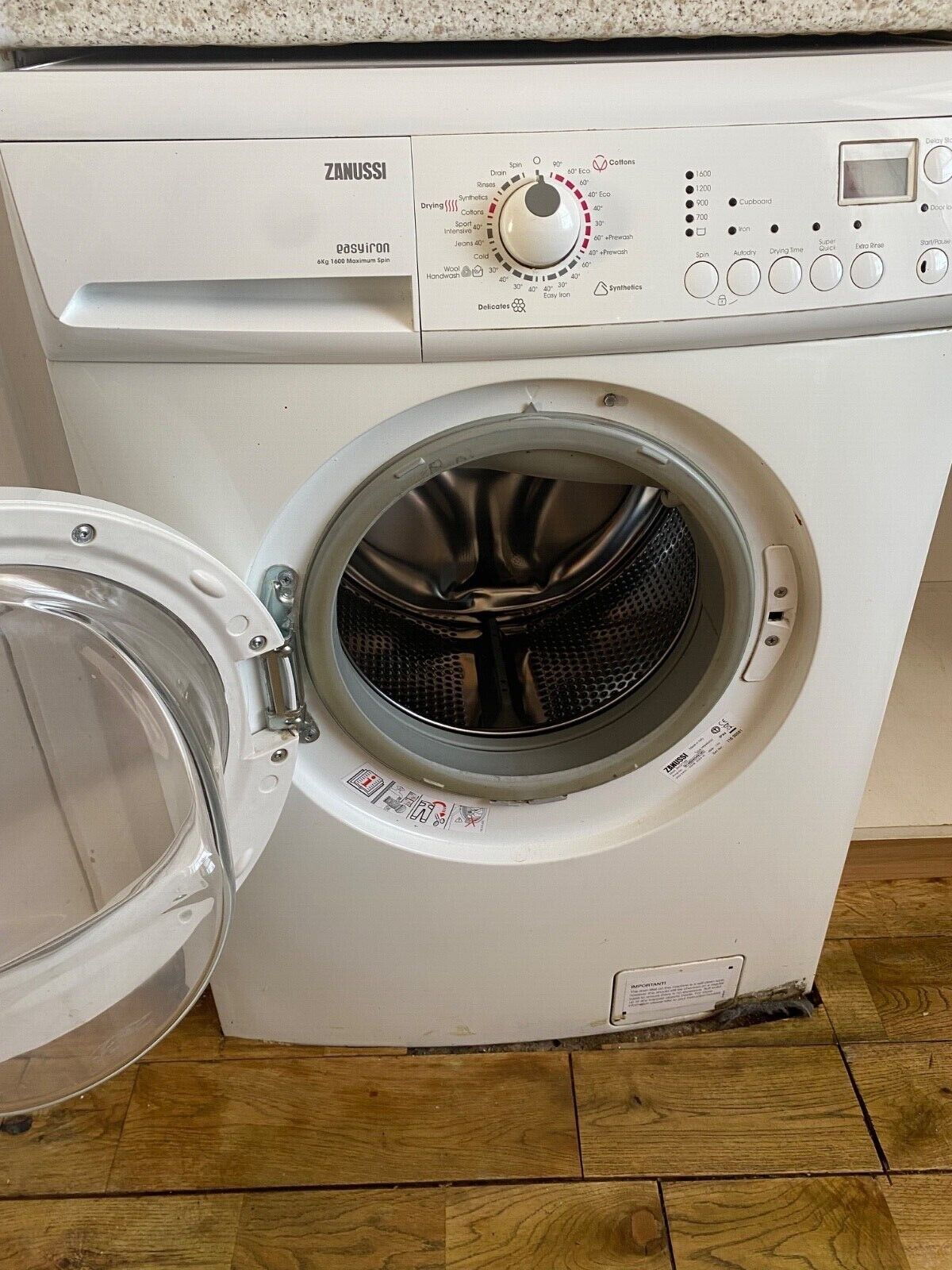 ZANUSSI washing machine, mint condition 