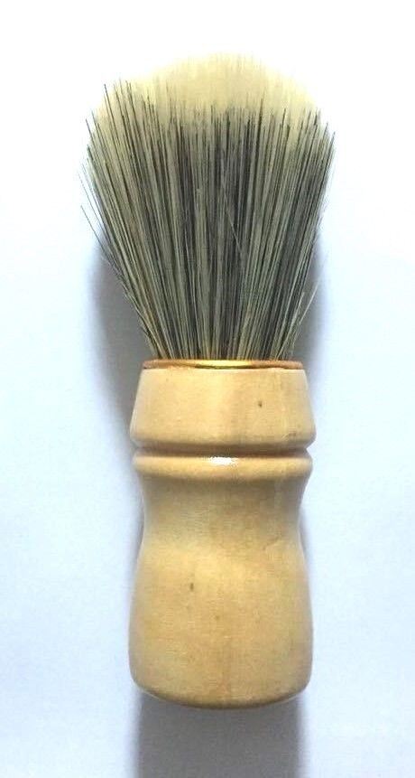 Wooden handle men's shaving brush