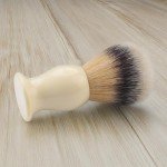 Traditional Men’s Shaving Brush for Rich Lather