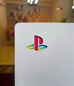 PlayStation 5 Retro Logo Sticker Skin