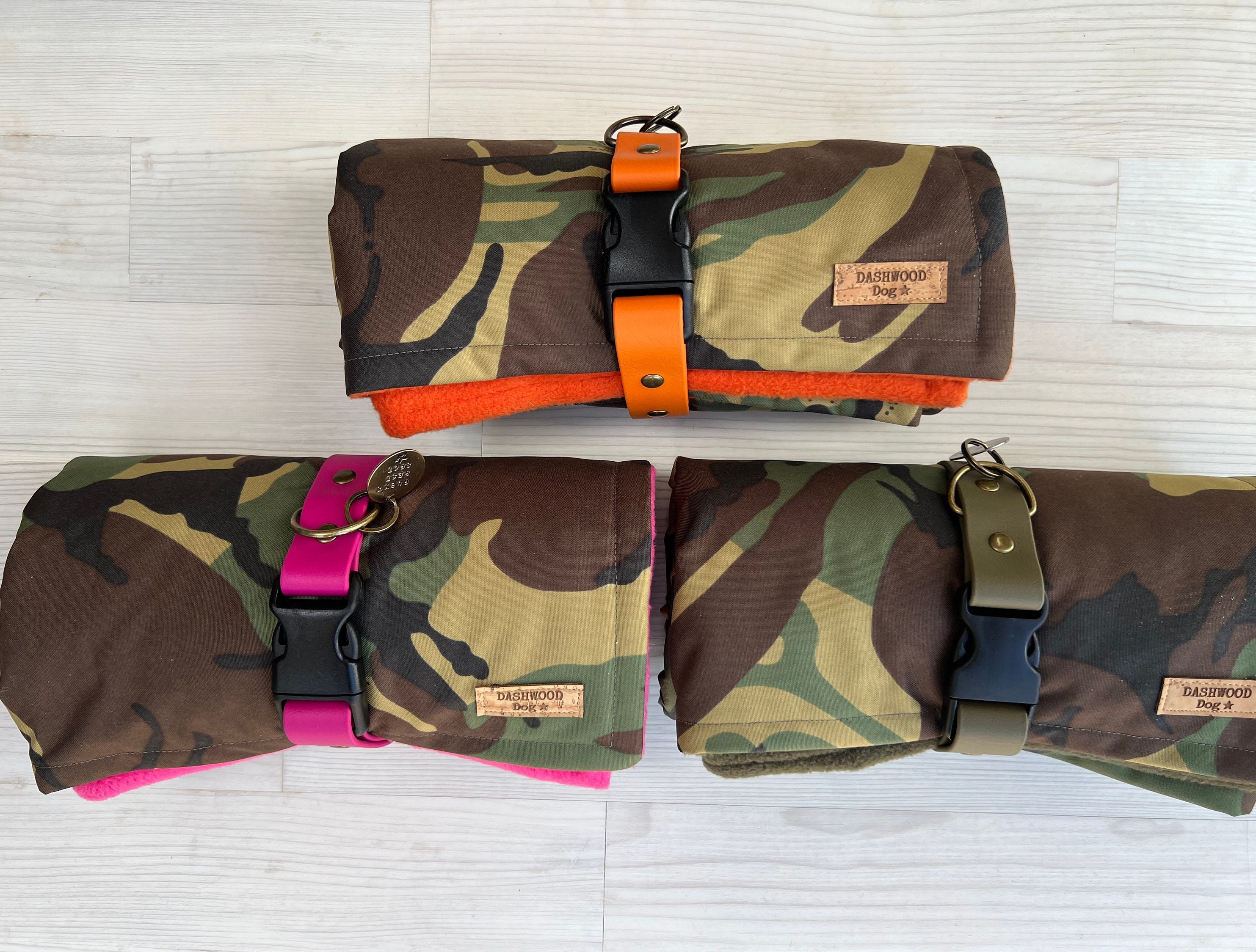 Green Camo Waterproof Fleece-Lined Dog Travel Blanket Bed