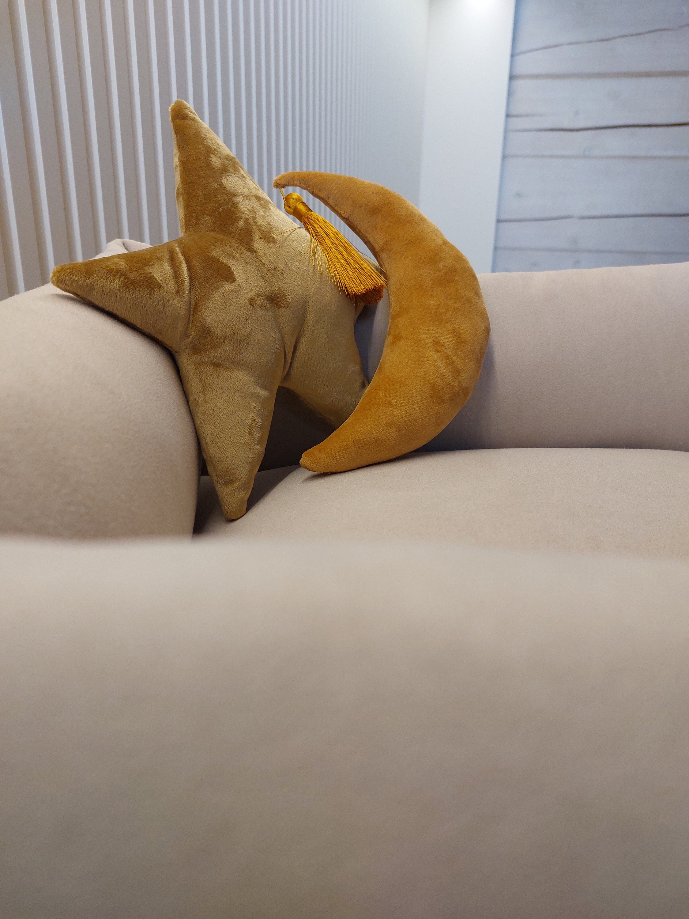 Luxury Handmade Beige Pet Bed - Custom Sizes