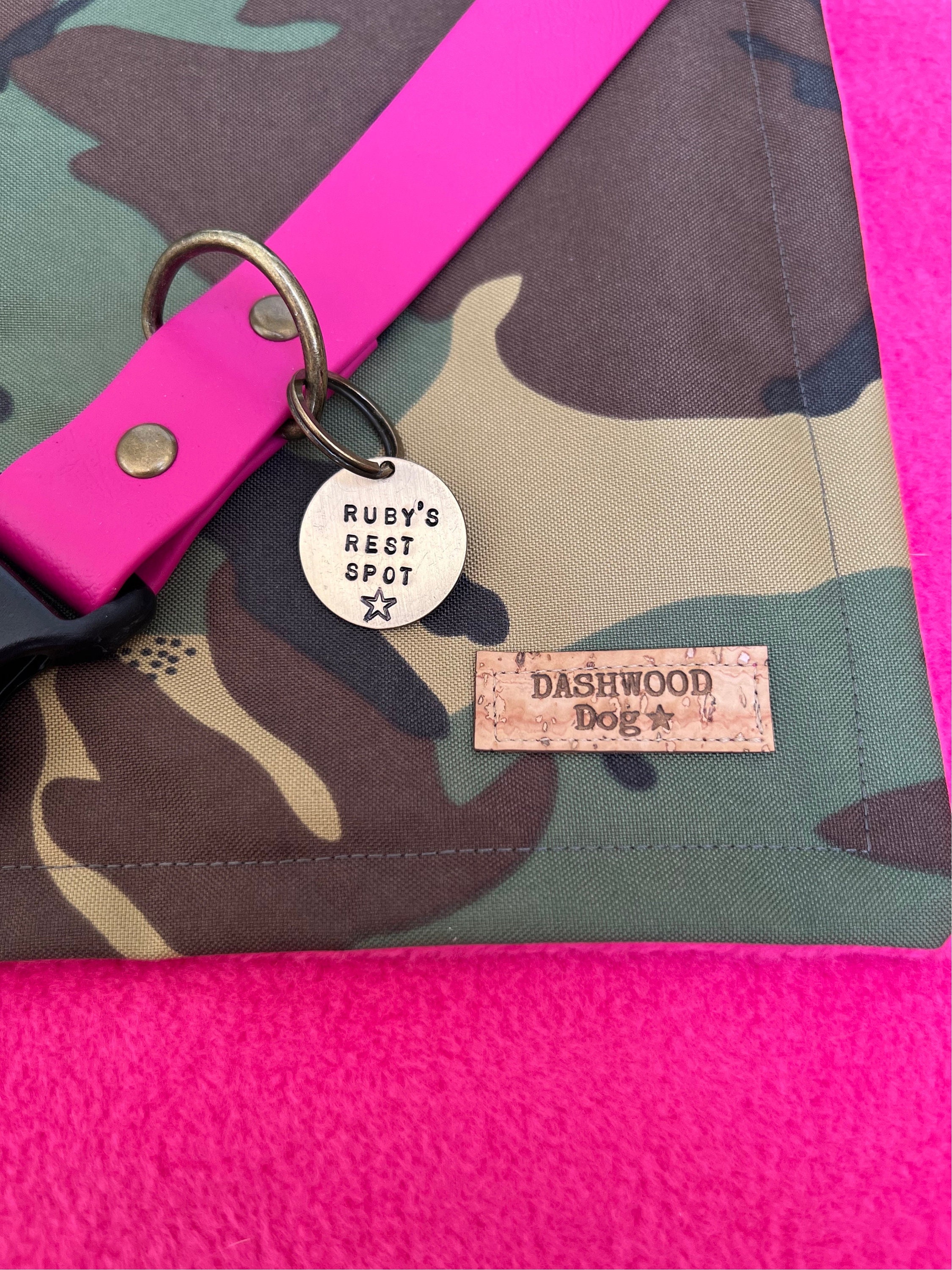 Green Camo Waterproof Fleece-Lined Dog Travel Blanket Bed