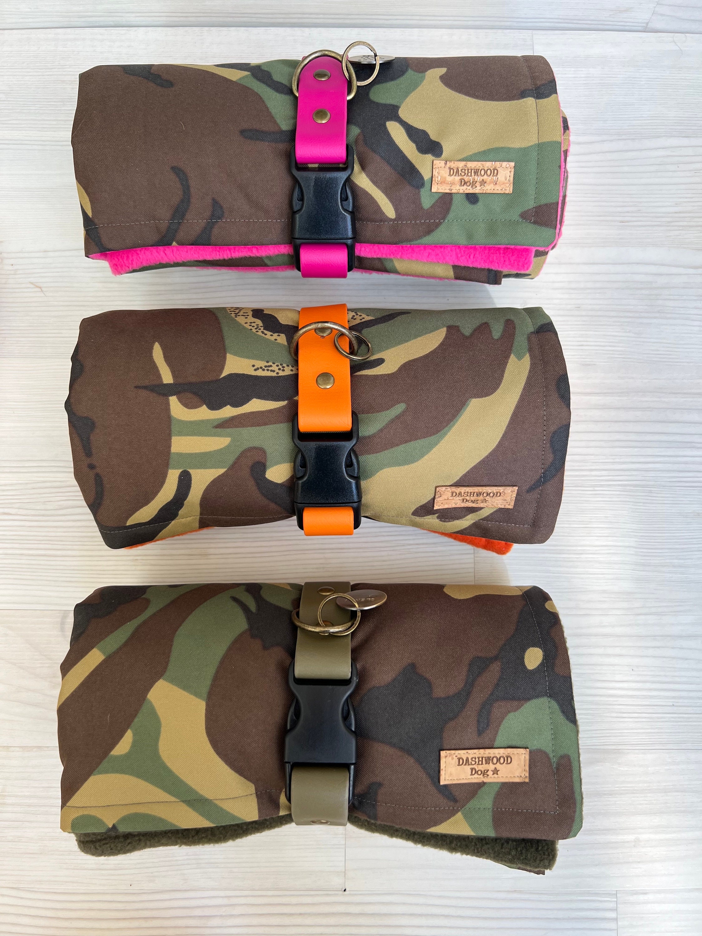 Green Camo Waterproof Fleece-Lined Dog Travel Blanket Bed