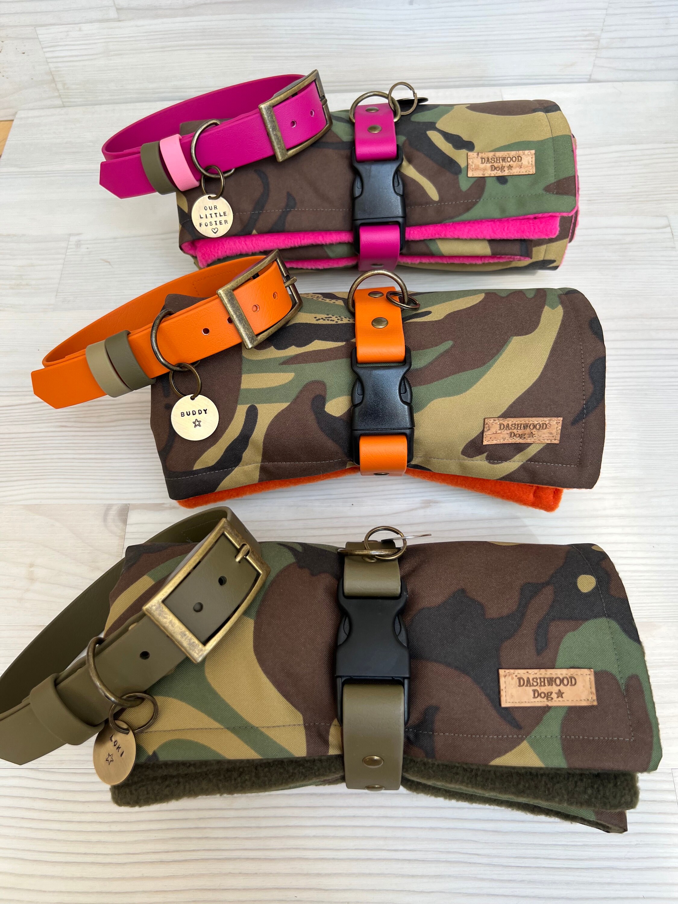 Green Camo Waterproof Fleece-Lined Dog Travel Blanket Bed