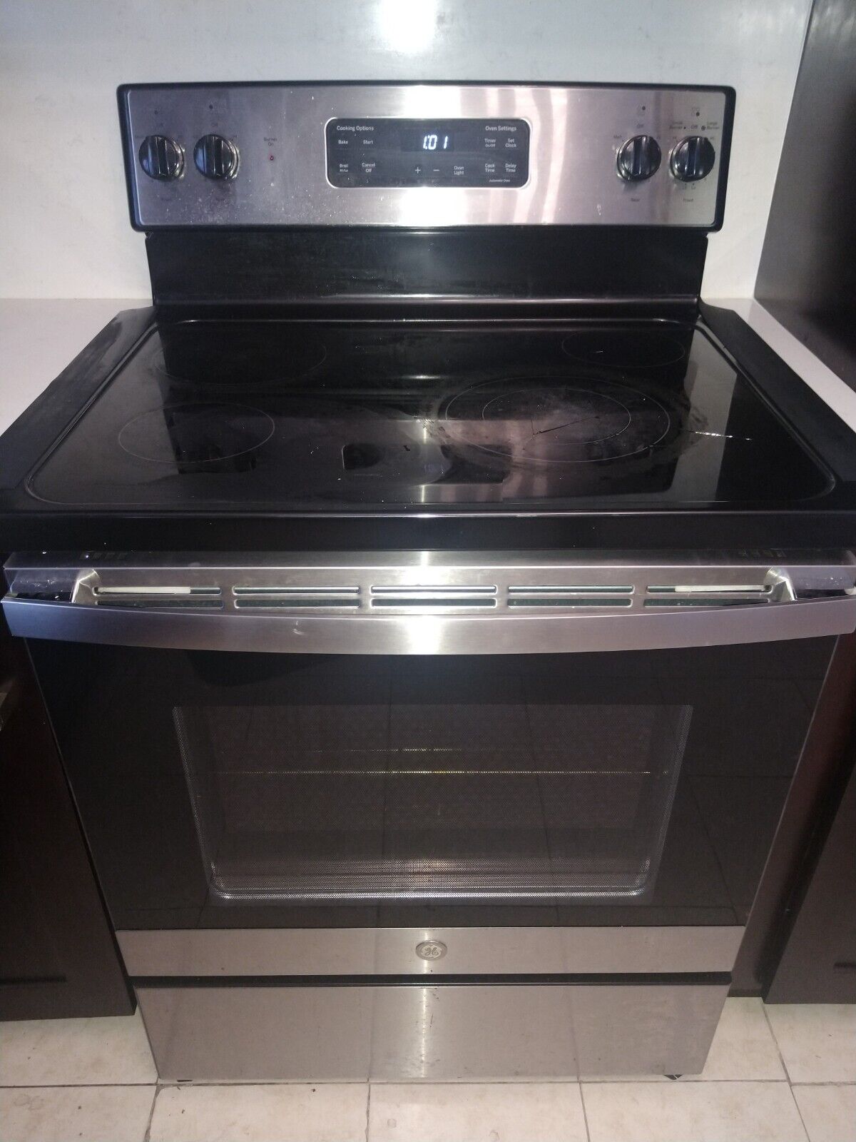 GE Stainless Steel Electric Range (30 in.)