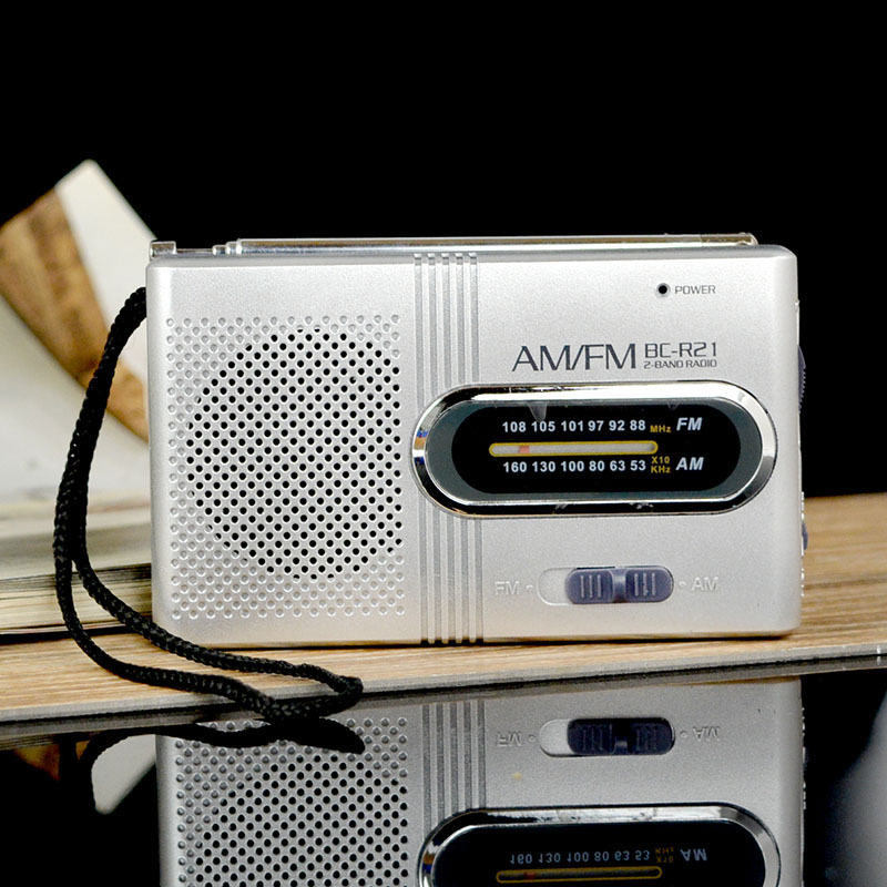 Portable Mini AM/FM Radio with Telescopic Antenna