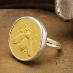 Honey Bee Signet Ring in 925 Silver & Gold